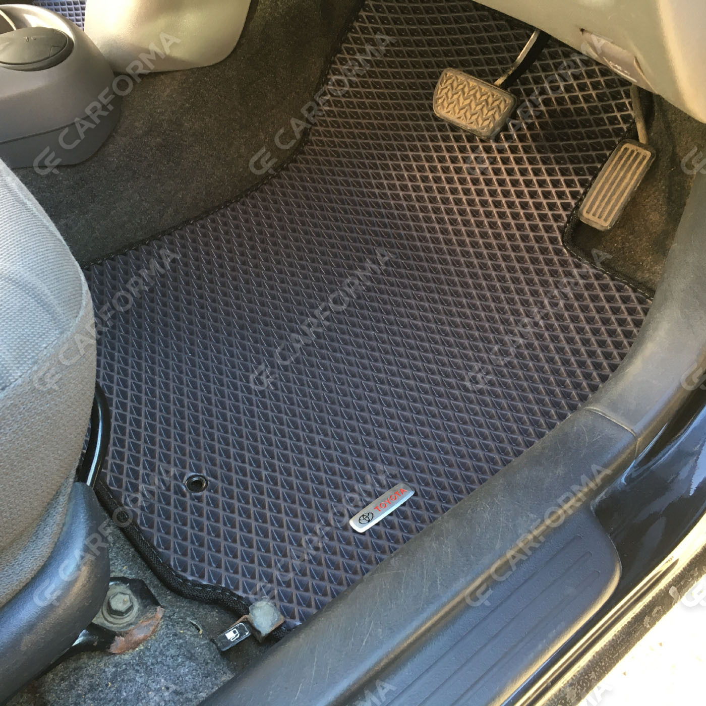 Коврики на Toyota Vitz I 1998&nbsp;-&nbsp;2005 в Грозном