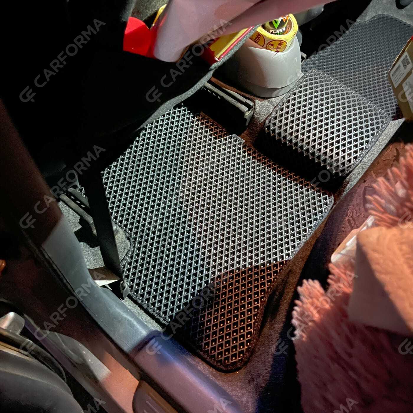 Коврики на Toyota Vitz I 1998&nbsp;-&nbsp;2005 в Грозном