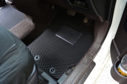 Ворсовые коврики на Toyota Porte II 2012 - 2020 в Грозном