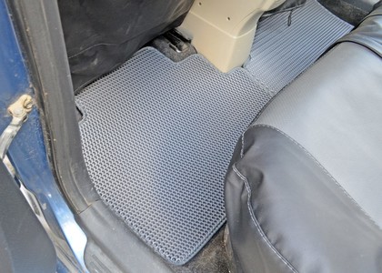 Коврики на Toyota Yaris II 2005 - 2011 в Грозном