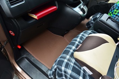 Коврики на Nissan Serena (C27) 2016 - 2022 в Грозном