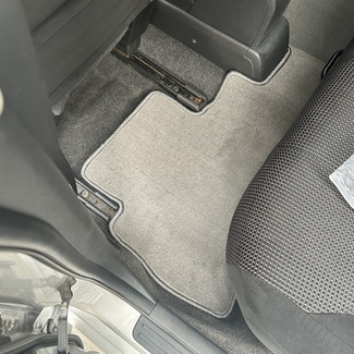 Ворсовые коврики на Nissan Tiida (C11) 2004 - 2014 в Грозном