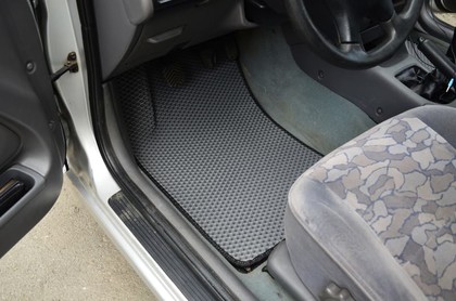 Ворсовые коврики на Toyota Avensis I 1997 - 2002 в Грозном