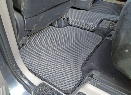 Коврики на Mitsubishi Grandis 2003 - 2009 в Грозном