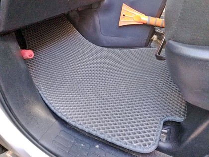 Коврики на Toyota Voxy (R80) 2014 - 2021 в Грозном