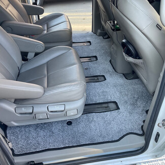 Ворсовые коврики на KIA Carnival III 7 мест 2014 - 2021 в Грозном Ворсовые коврики на KIA Carnival III 7 мест 2014 - 2021 в Грозном