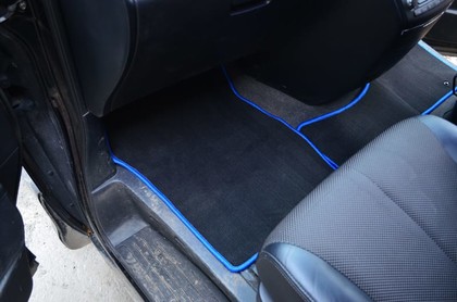 Ворсовые коврики на Nissan Elgrand (E51) 2002 - 2010 в Грозном