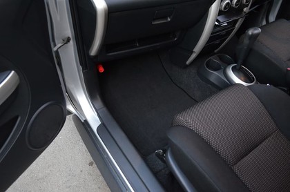 Коврики на Toyota Ist I 2002 - 2007 в Грозном
