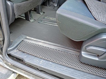 Коврики на Toyota Voxy (R80) 2014 - 2021 в Грозном