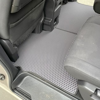 Ворсовые коврики на Nissan Serena (C26) 2010 - 2016 в Грозном