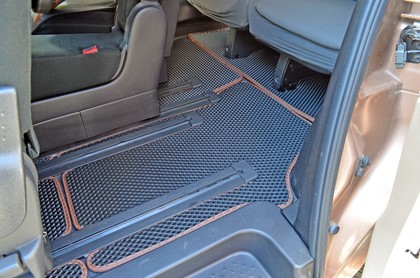 Ворсовые коврики на Nissan Serena (C26) 2010 - 2016 в Грозном