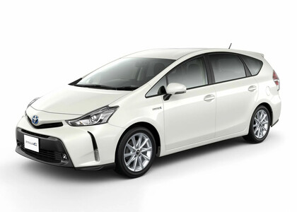 Коврики на Toyota Prius Alpha 2011 - 2021 в Грозном