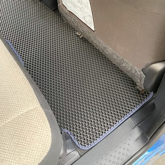 Коврики на Toyota Sienta II 2015 - 2022 в Грозном