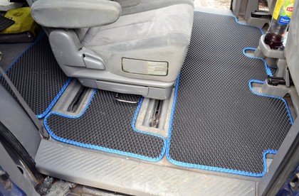 Коврики на Mazda MPV II 1999 - 2006 в Грозном