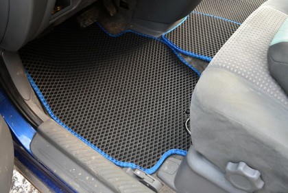 Коврики на Mazda MPV II 1999 - 2006 в Грозном
