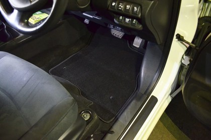 Коврики на Nissan Leaf (AZE0) 2012 - 2017 в Грозном