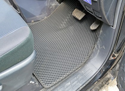 Коврики на Toyota Voxy (R80) 2014 - 2021 в Грозном
