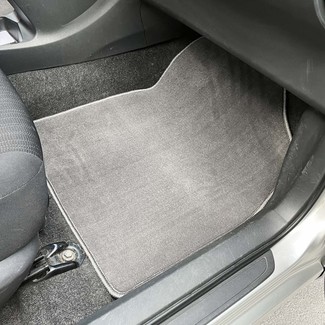 Ворсовые коврики на Toyota Auris I 2006 - 2012 в Грозном
