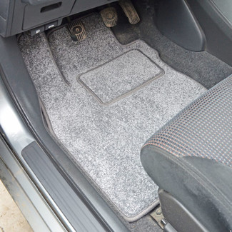 Ворсовые коврики на Nissan Tiida (C11) 2004 - 2014 в Грозном