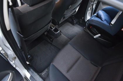 Коврики на Toyota Ist I 2002 - 2007 в Грозном