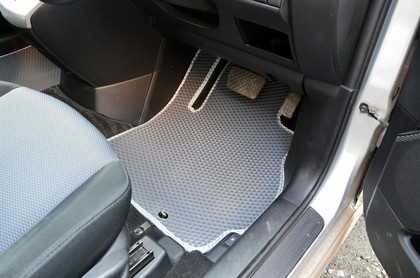 Коврики на Mazda Premacy II 2005 - 2010 в Грозном