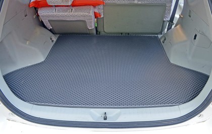 Коврики на Toyota Prius Alpha 2011 - 2021 в Грозном