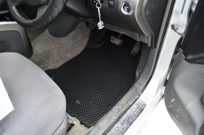 Ворсовые коврики на Toyota Prius (20) 2004 - 2009 в Грозном
