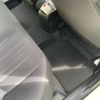 Ворсовые коврики на Toyota Yaris IV 2019 - 2025 в Грозном