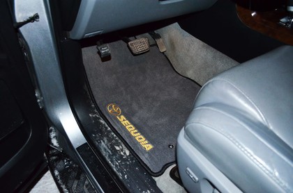 Коврики на Toyota Sequoia II 2007 - 2022 в Грозном