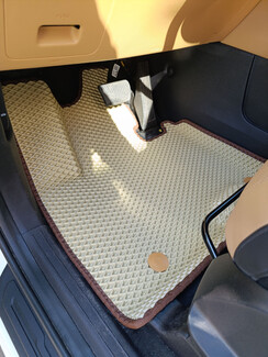 Ворсовые коврики на KIA Carnival IV 7 мест с оттоманками 2020 - 2026 в Грозном Ворсовые коврики на KIA Carnival IV 7 мест с оттоманками 2020 - 2026 в Грозном