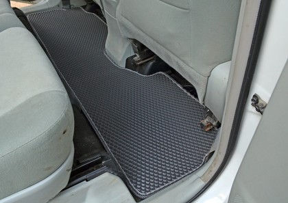 Коврики на Toyota Prius Alpha 2011 - 2021 в Грозном