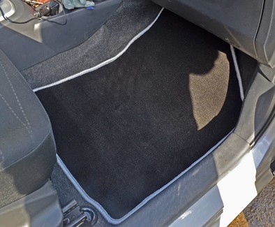 Коврики на Toyota Yaris II 2005 - 2011 в Грозном