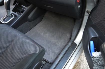 Ворсовые коврики на Nissan Tiida (C11) 2004 - 2014 в Грозном