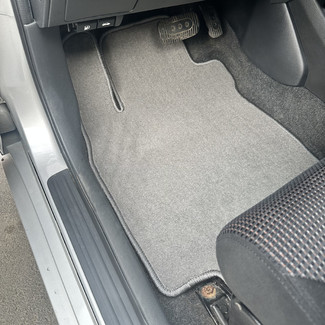 Ворсовые коврики на Nissan Tiida (C11) 2004 - 2014 в Грозном