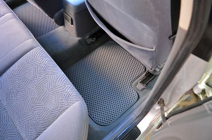 Ворсовые коврики на Toyota Avensis I 1997 - 2002 в Грозном