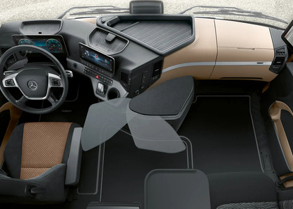 Ворсовые коврики на Mercedes Actros MP4 MP5 тягач GigaSpace 2011 - 2025 в Грозном