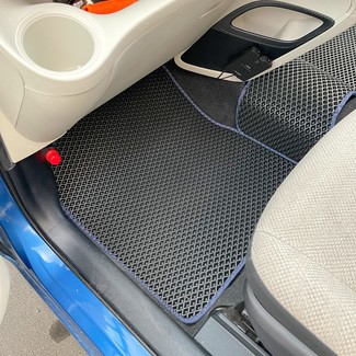 Коврики на Toyota Sienta II 2015 - 2022 в Грозном