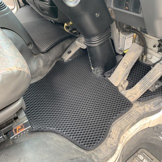 Коврики на Isuzu Forward IV узкая кабина 1994 - 2009 в Грозном