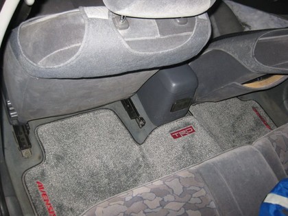 Ворсовые коврики на Toyota Avensis I 1997 - 2002 в Грозном