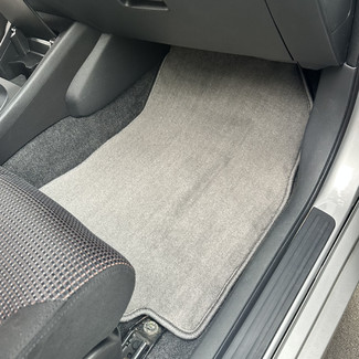 Ворсовые коврики на Nissan Tiida (C11) 2004 - 2014 в Грозном
