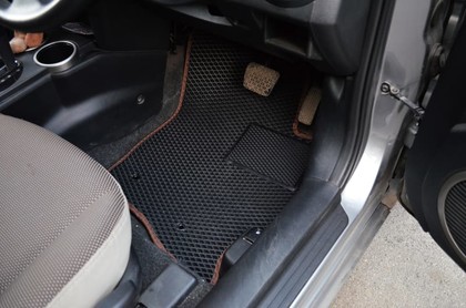 Коврики на Mazda Verisa 2004 - 2015 в Грозном