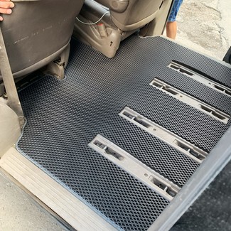 Коврики на Chrysler Voyager (RG) 2000 - 2008 в Грозном