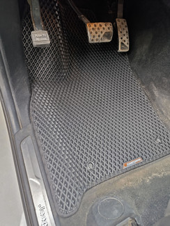 Коврики на Jeep Grand Cherokee (WK2) 2010 - 2022 в Грозном