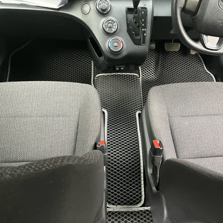 Коврики на Toyota Sienta II 2015 - 2022 в Грозном