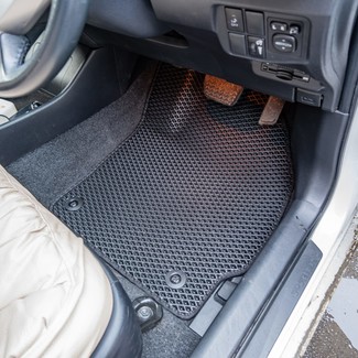 Ворсовые коврики на Toyota Prius (30) 2009 - 2016 в Грозном