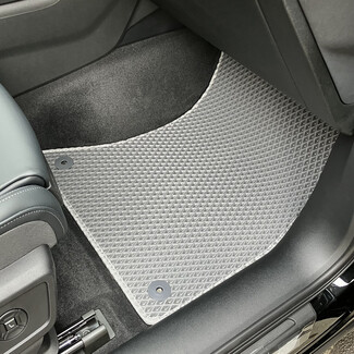 Ворсовые коврики на Audi Q5 III 2024 - 2026 в Грозном Ворсовые коврики на Audi Q5 III 2024 - 2026 в Грозном