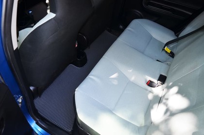 Ворсовые коврики на Toyota Prius C 2011 - 2021 в Грозном