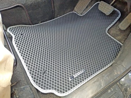 Коврики на Toyota Wish I 2003 - 2009 в Грозном