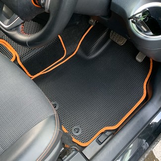 Коврики на Toyota Sienta II 2015 - 2022 в Грозном