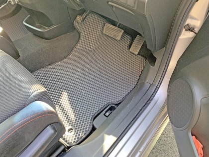 Коврики на Honda Stream II 2006 - 2014 в Грозном
